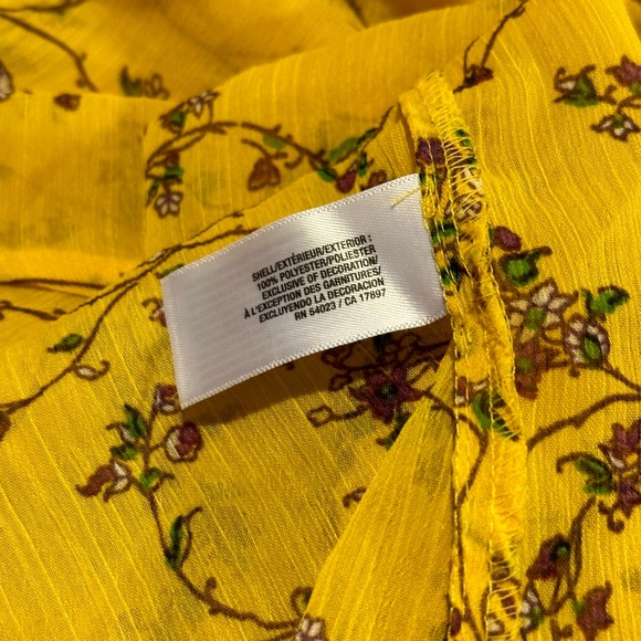 Old Navy Blouse - Picture 7 of 7